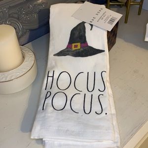 Hocus pocus Rae Dunn kitchen towels.